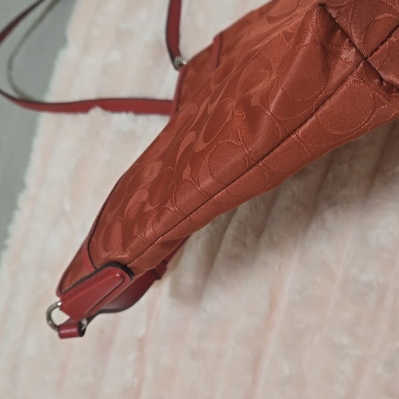 Coach Signature Shoulder Bag in True Red - Picture 7 of 14